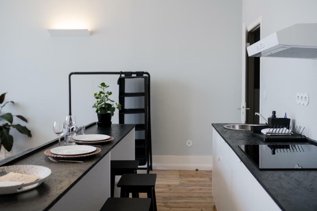 Baixa24 •P2R• Bright Apt In Vibrant Downtown Appartement Porto Buitenkant foto