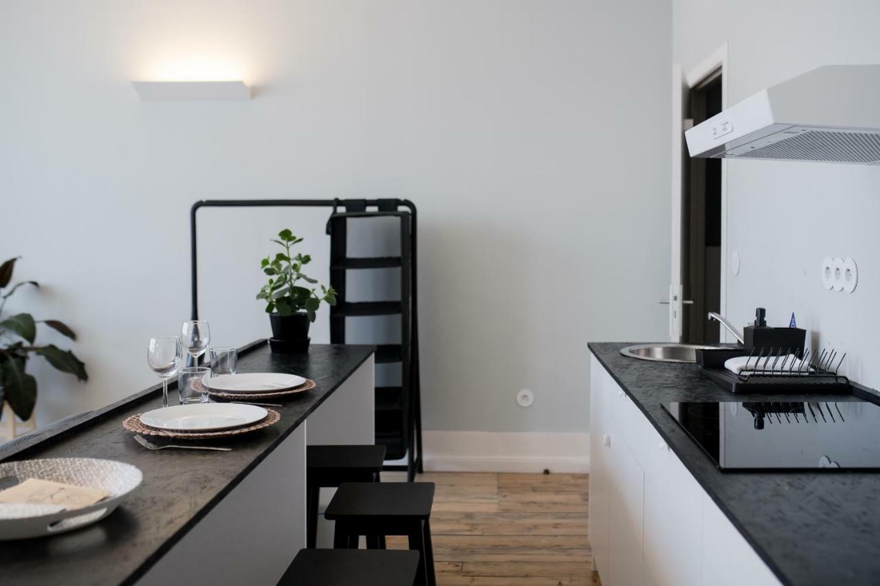 Baixa24 •P2R• Bright Apt In Vibrant Downtown Porto Buitenkant foto