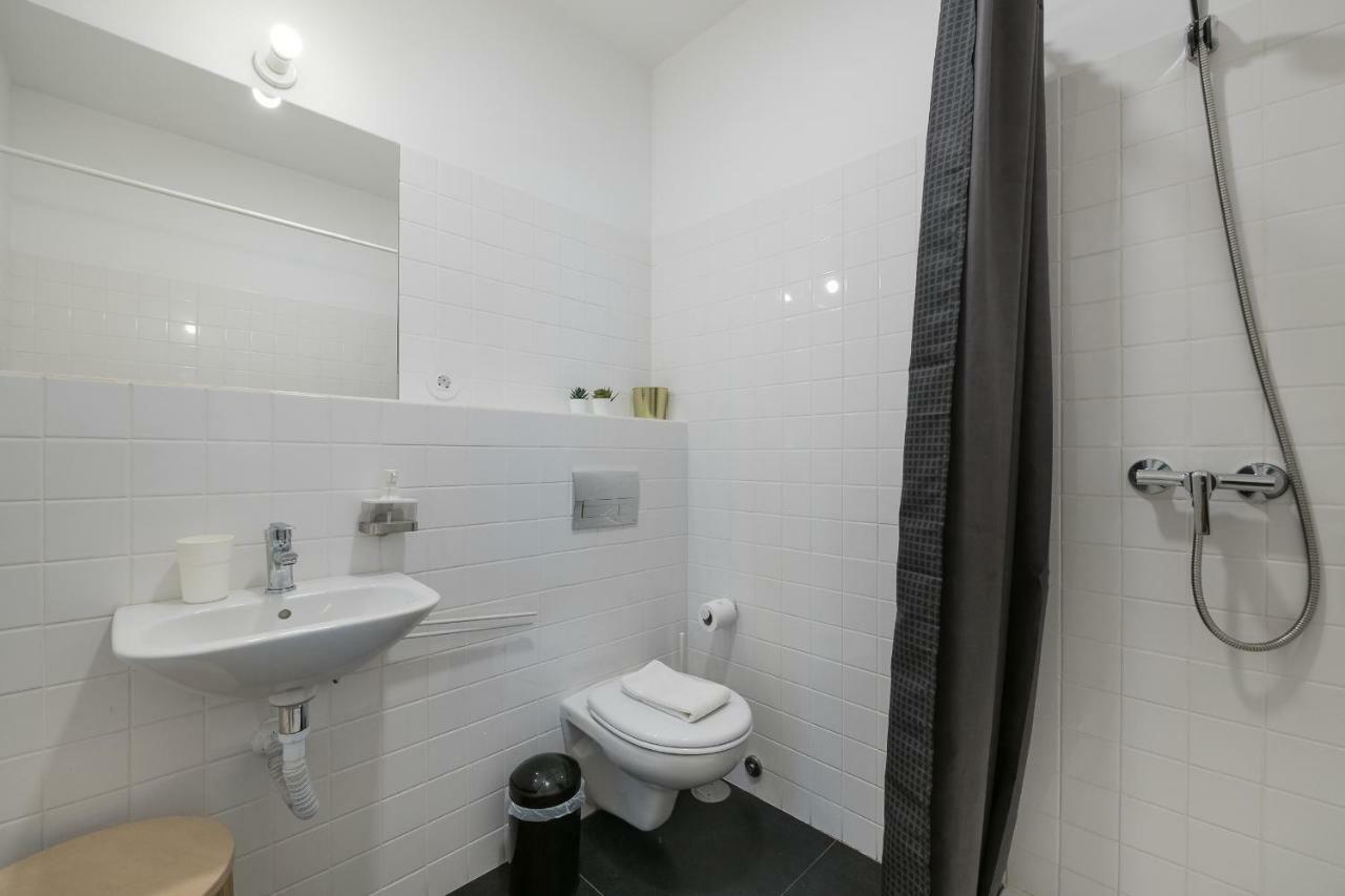 Baixa24 •P2R• Bright Apt In Vibrant Downtown Porto Buitenkant foto