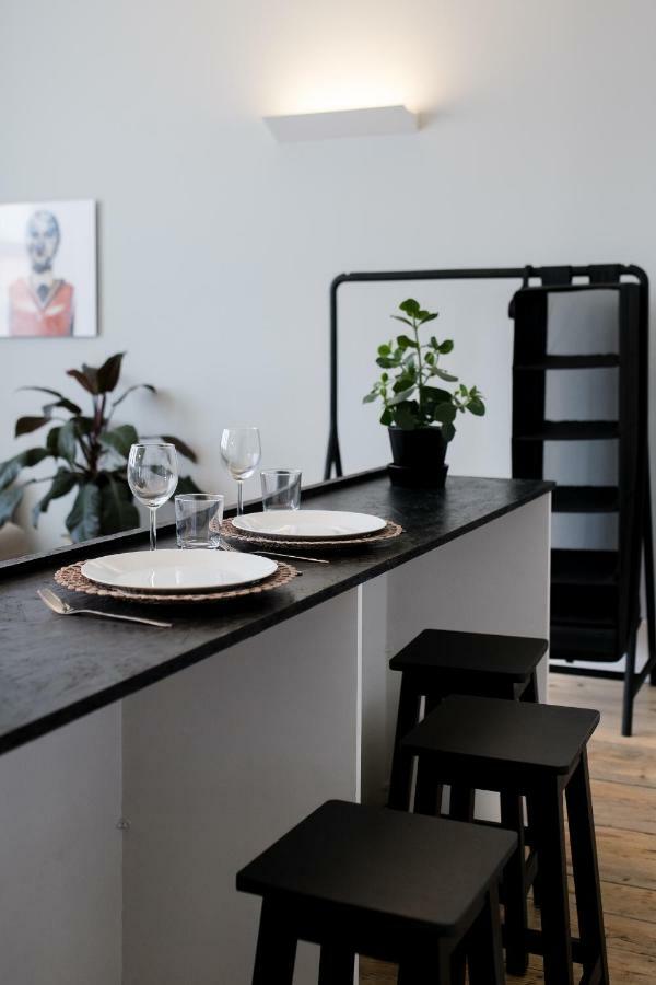 Baixa24 •P2R• Bright Apt In Vibrant Downtown Porto Buitenkant foto